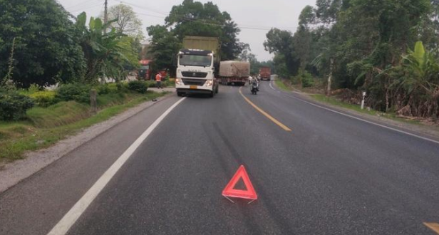 2名司機受傷！大貨車彎道未減速靠右行駛與北海一大型汽車相撞！